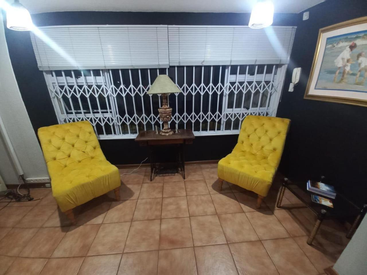 Anri Guesthouse Bloemfontein Exterior foto